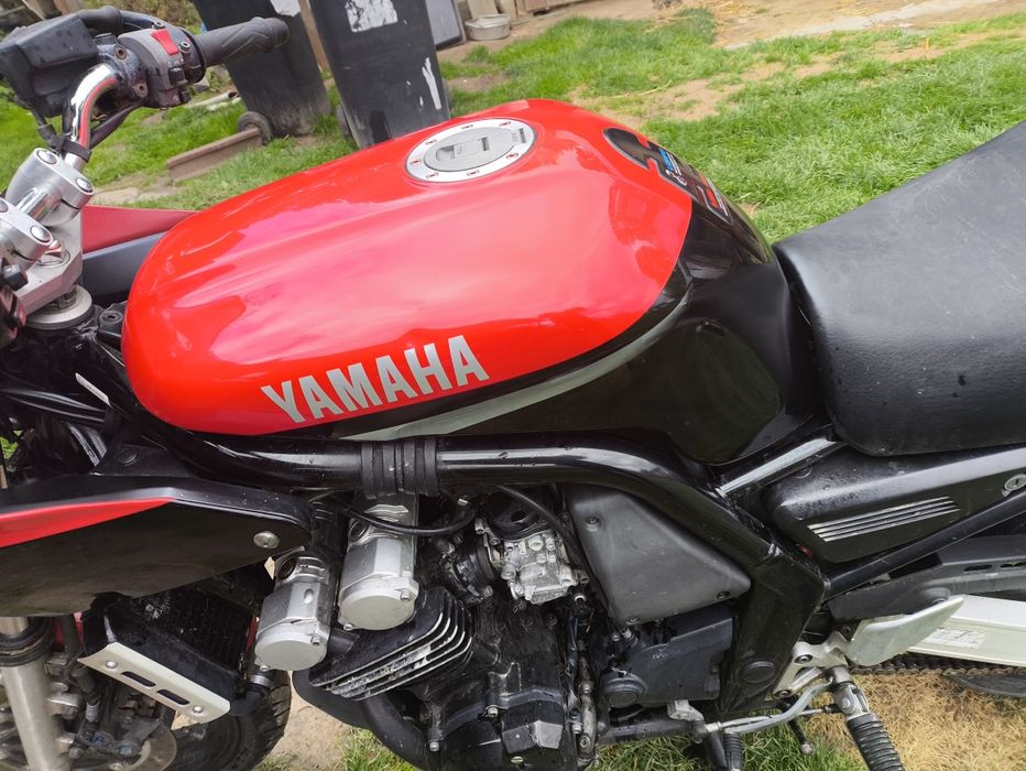 Yamaha fzs 600  lusterka szyba stelaże wypelnienia licznik
