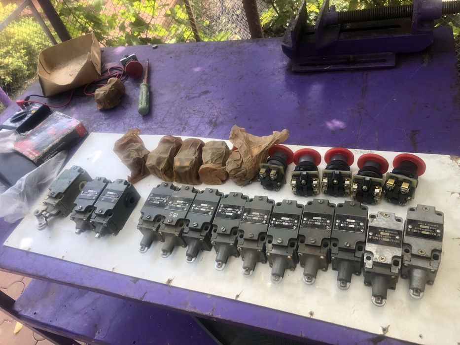 электрооборудование  , кнопка управления электрическая.