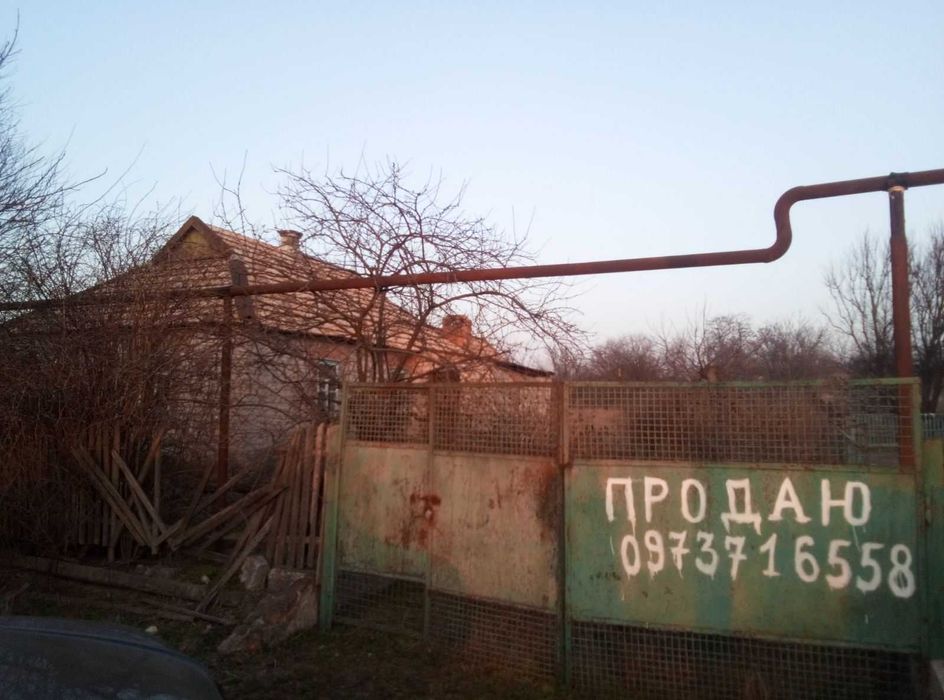 Продаеться Хата в селi Лозуватка. Торг.