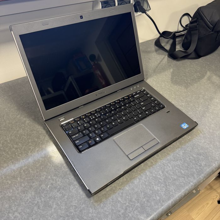 Dell Vostro 3560 nowy dysk ssd 240GB i3