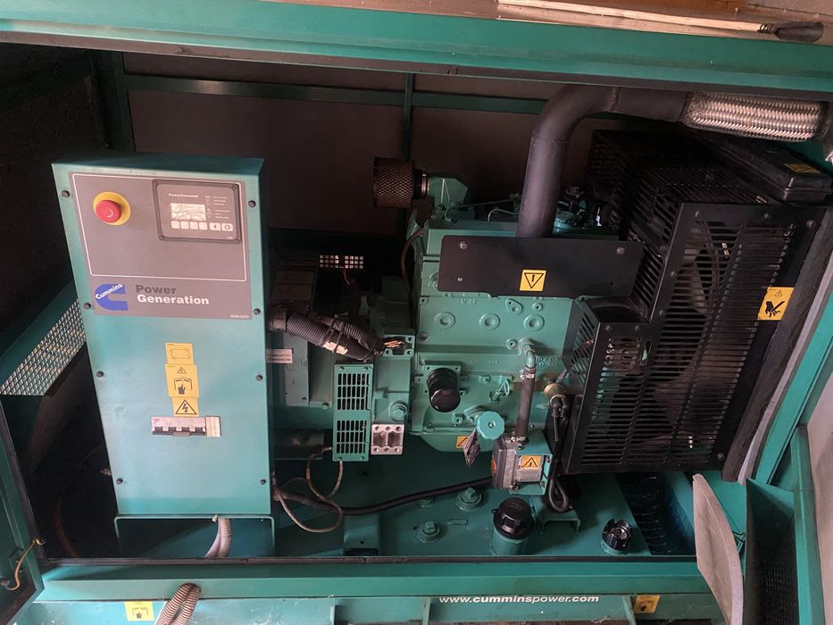 дизельный генератор Cummins C22D5 (Power Generation) в идеальном состоянии