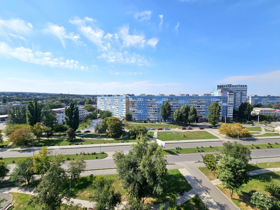 Здам трикімнатну квартиру з ремонтом на ж/м Червоний Камінь. Є газ.