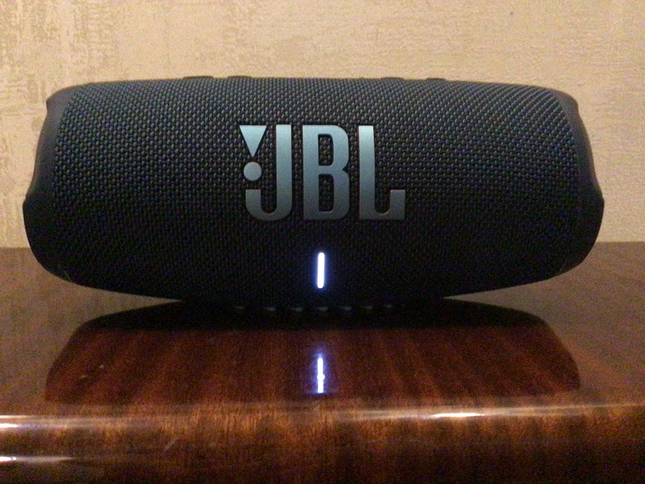 JBL Charge 5 (bluetooth-колонка)