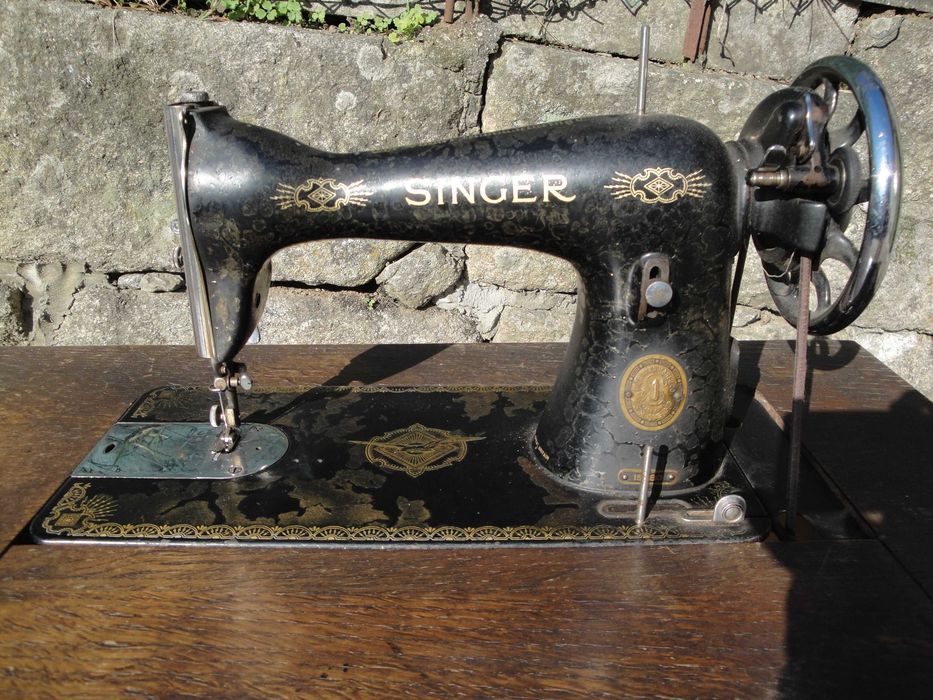 Promoção 140 EUROS - Máquina de costura singer