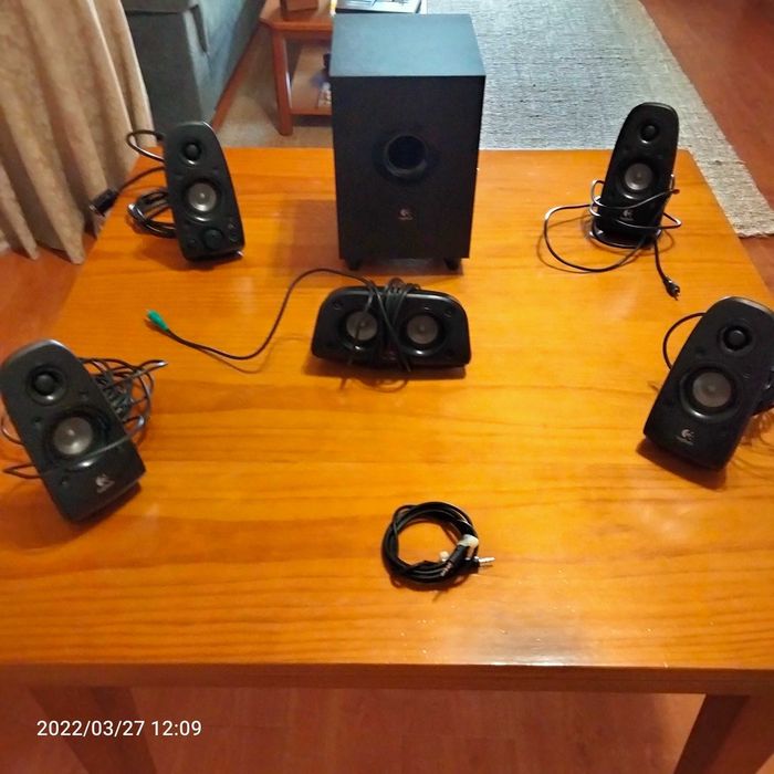 colunas de som em bom estado e a funcionar