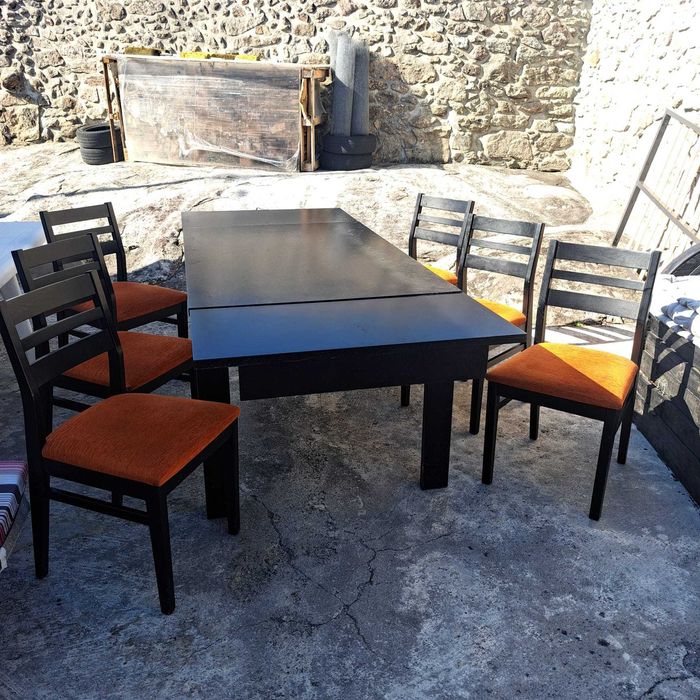 Mesa Extensível com 6 Cadeiras Castanha e Laranja