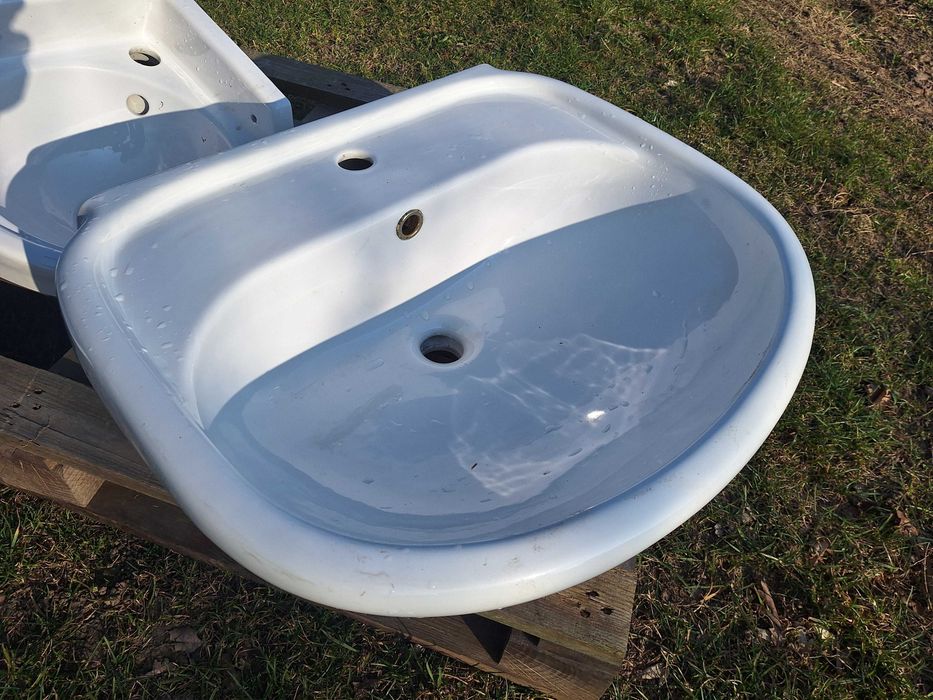 Nowe umywalki ceramiczne 40cm, 37cm (narożna).