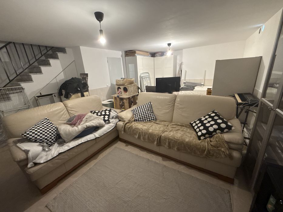 Vendo dois sofas de pele