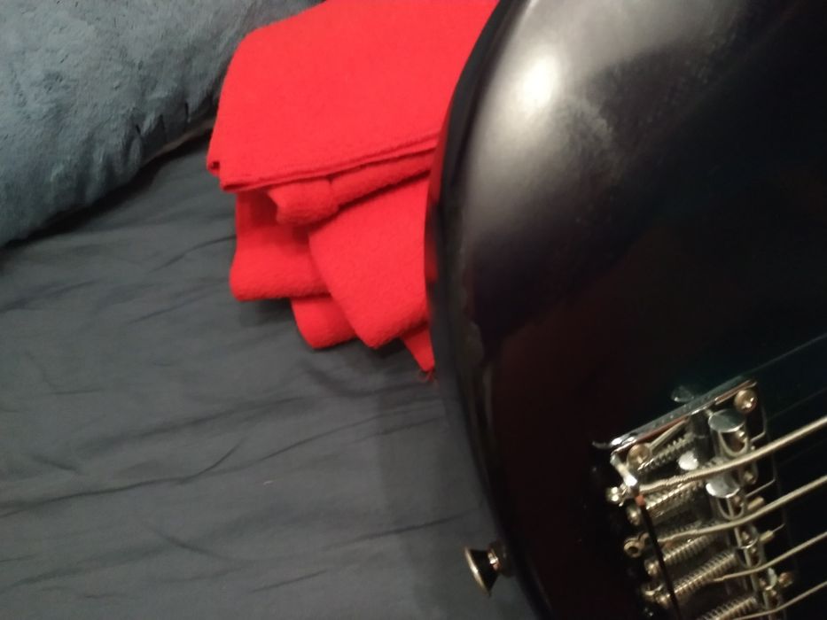 Gitara basowa lutnicza