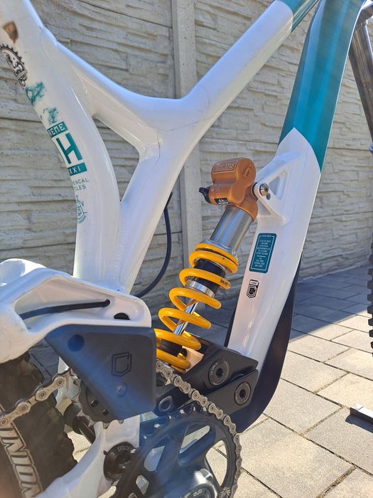 Commencal supreme v4.2 L 2021 ohlins dt swiss sram downhill enduro