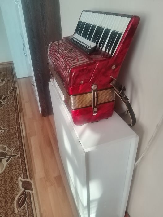 Продам АКАРДІОН Barcarole
