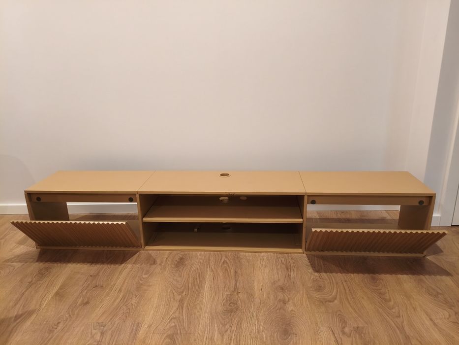 Móvel suspenso de parede para TV