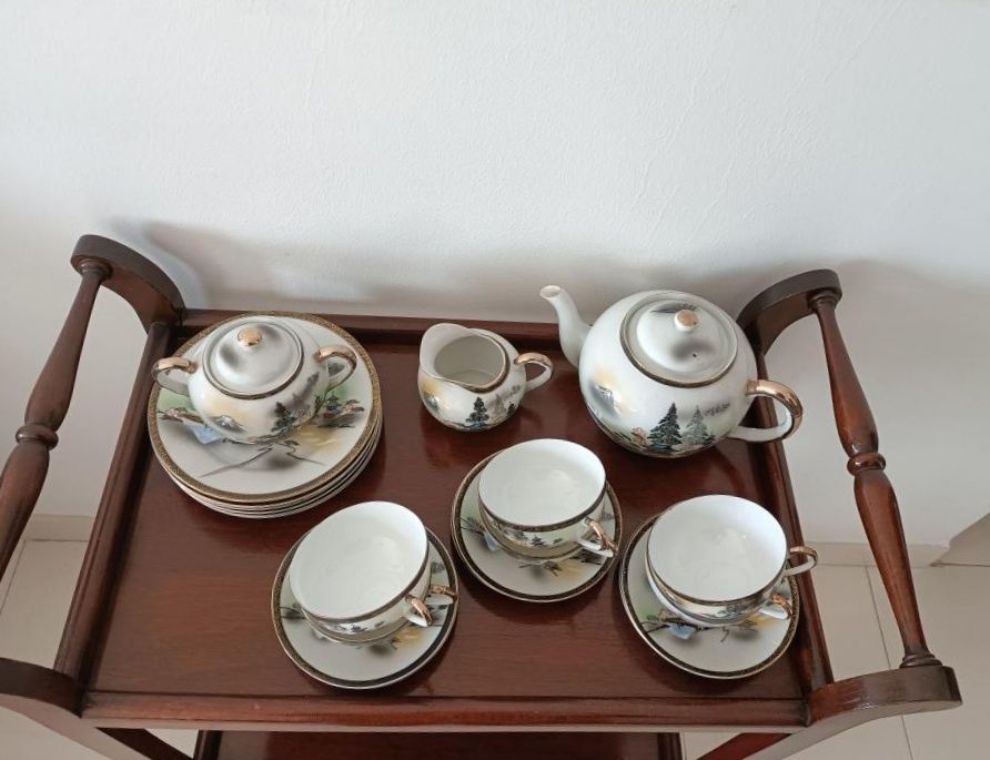 Serviço de chá (6 peças) completo Ritz china hand painted.