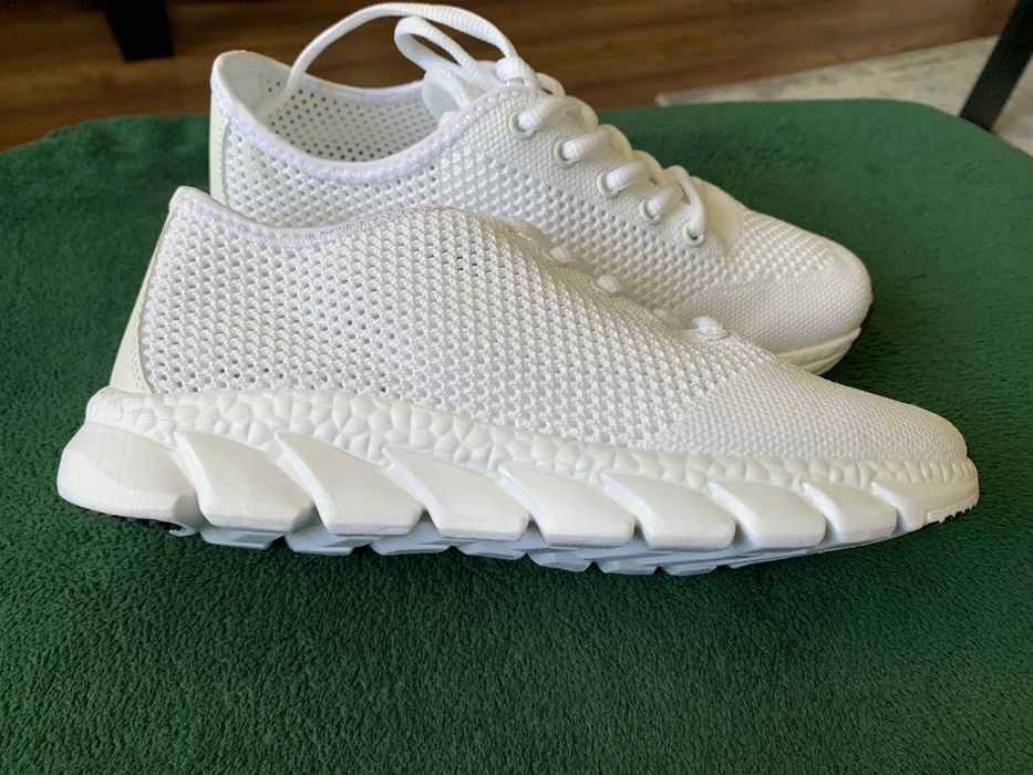 Buty sportowe z siateczki damskie