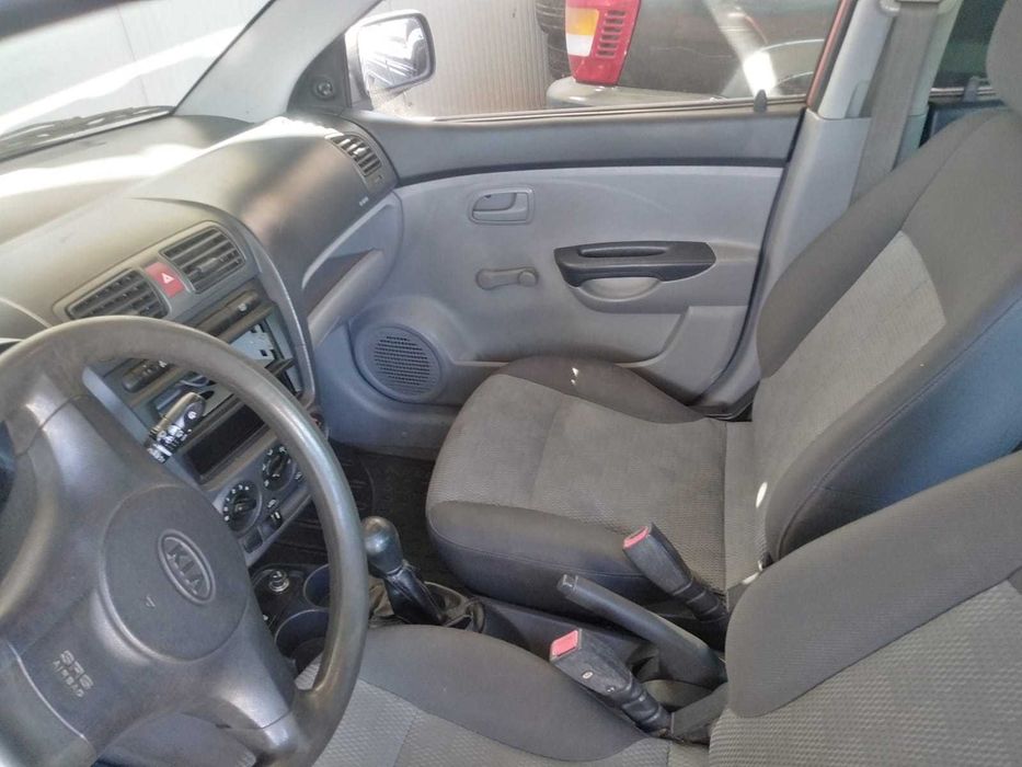Para Peças Kia Picanto 1.0 de 2004 e boa mecânica