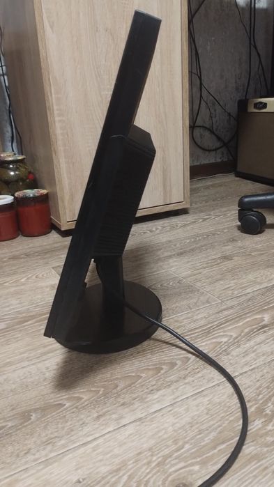 Монитор LG Flatron L1953S с кабелем VGA