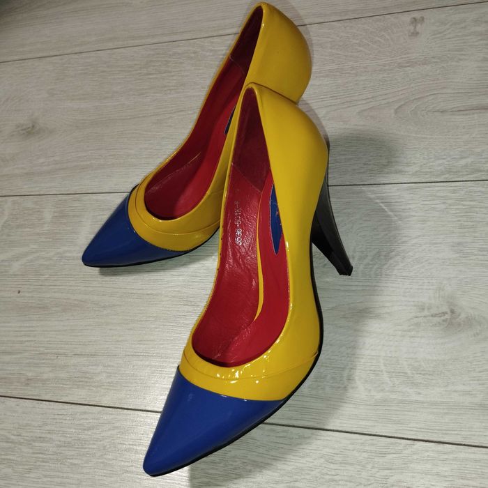 Туфлі човники в жовто-блакитному кольорі