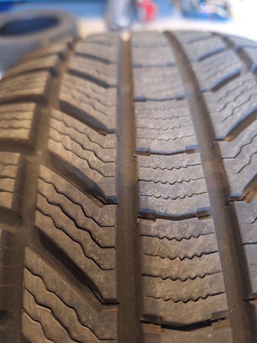 Opony zimowe Continental Winter Contact 235/55 R 18