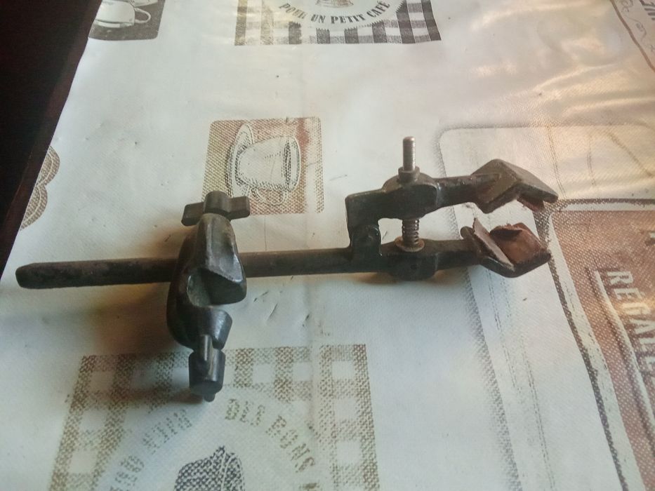 Продам маленькие тиски