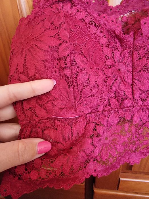 Top curto/ soutien bordeaux rendado, tamanho XS