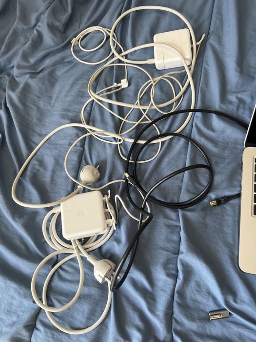 MacBook Pro 13 2015 / 16GB RAM / 256GB SSD / Bogaty Zestaw