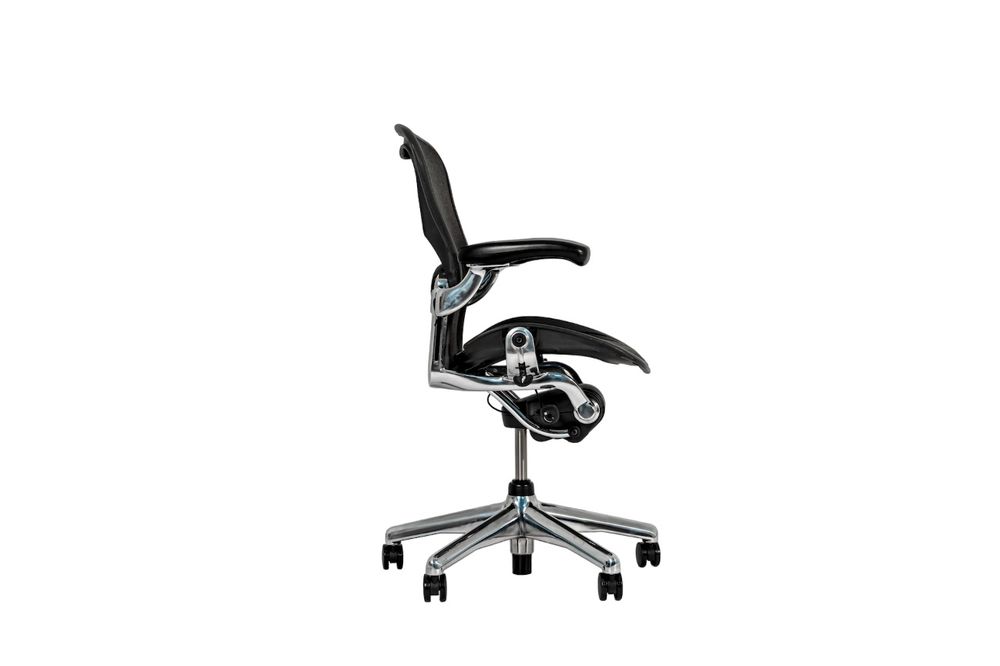 Cadeira Herman Miller- Aeron executive- estrutura polida