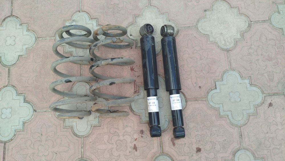 Амортизатори стійки пружини