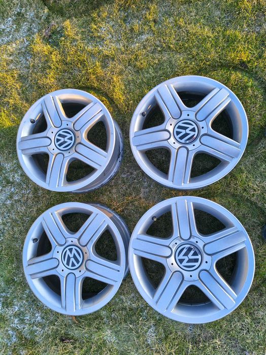 Felgi 15 VW Polo Beetle Fox golf 5x100