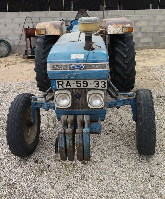 Trator Ford 3710