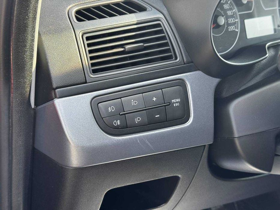 Автомобіль FIAT GRANDE PUNTO 1.4 Бензин