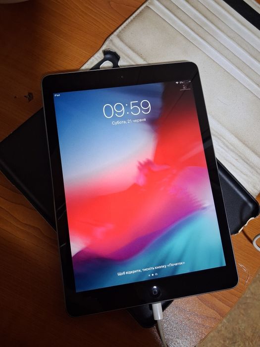 Продам Apple Air