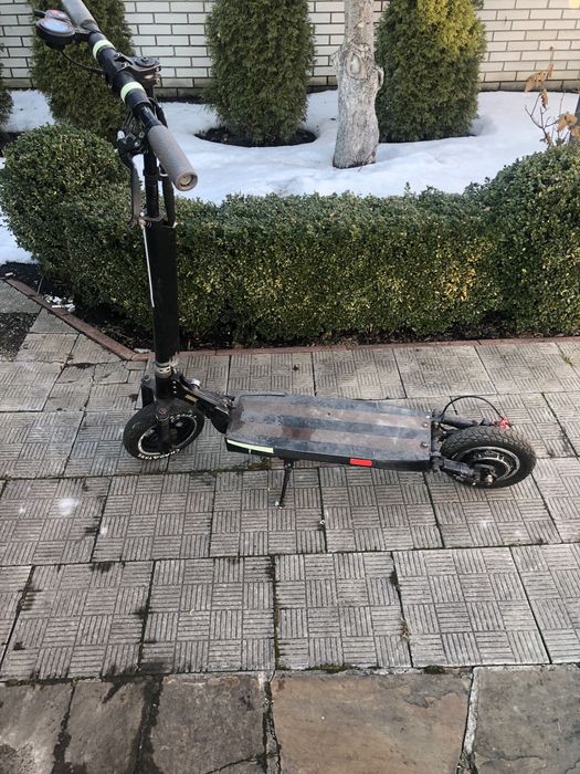 Продам електроскутер. Потребує ремонту