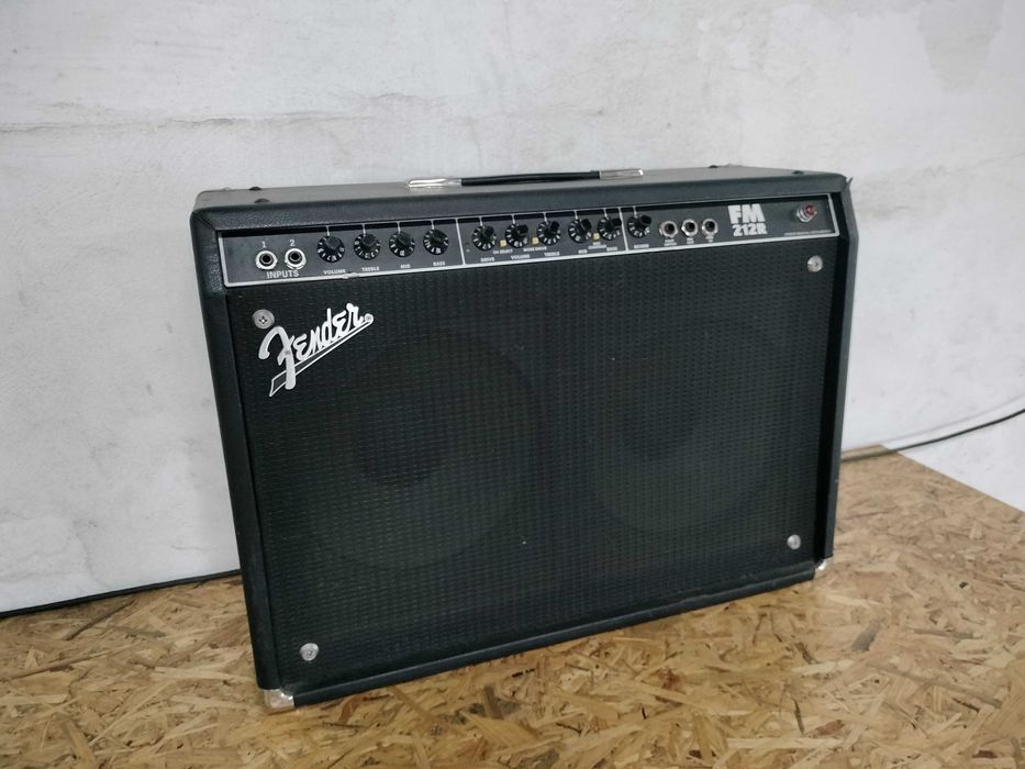 Fender Frontman 212R — combo 100W, 2x12"