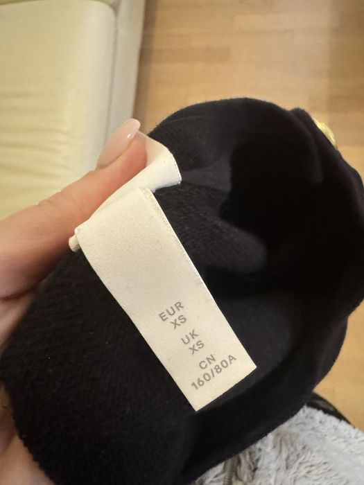 Кофта чорна з золотими ґудзиками hm xs