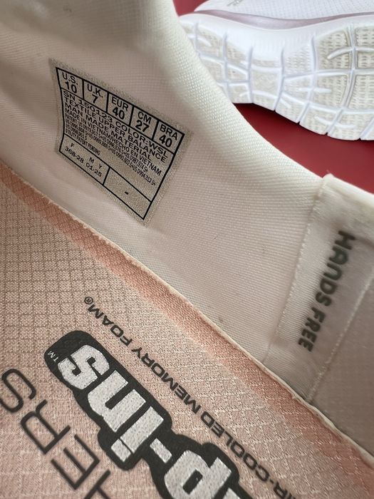 Кросівки. Жіночі  40р. Skechers Hands Free Slip-ins.  Summits - Diamond Dream
