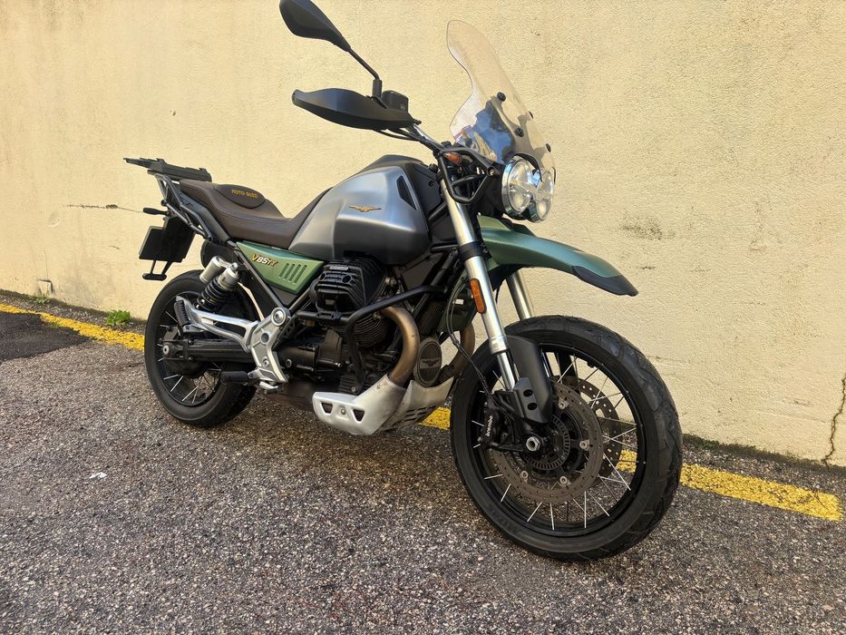 Moto Guzzi V85 TT Centenário