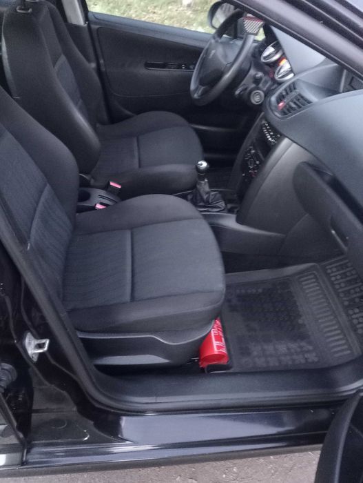 peugeot 207 śliczny 14 8v rok 2008