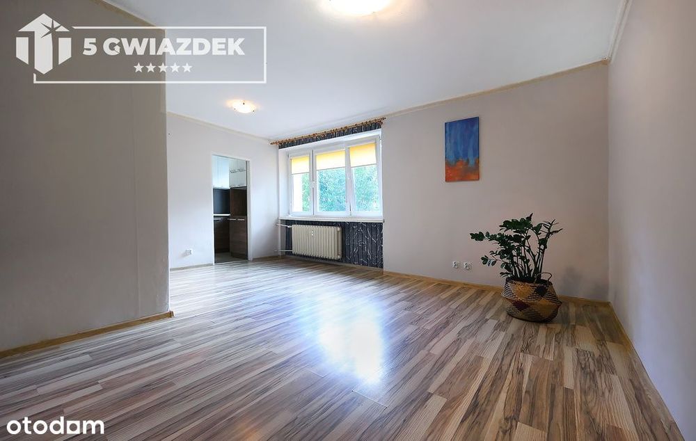 Kawalerka na parterze w centrum miasta.