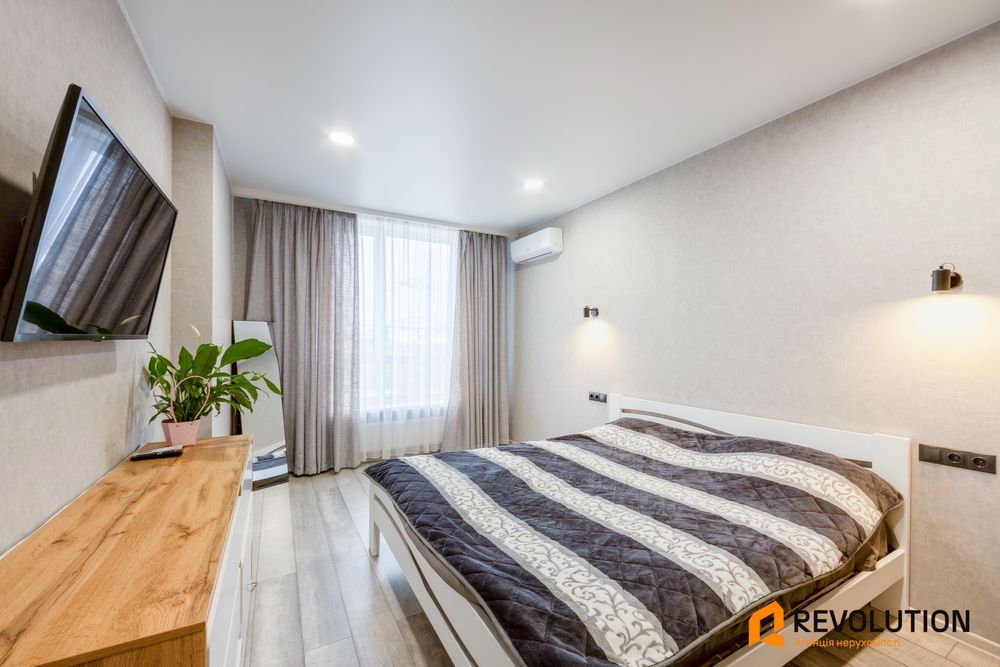 Без %, Продаж 1 кімн Жк Світло парк, з ремонтом, 10 хв пішки  до метро