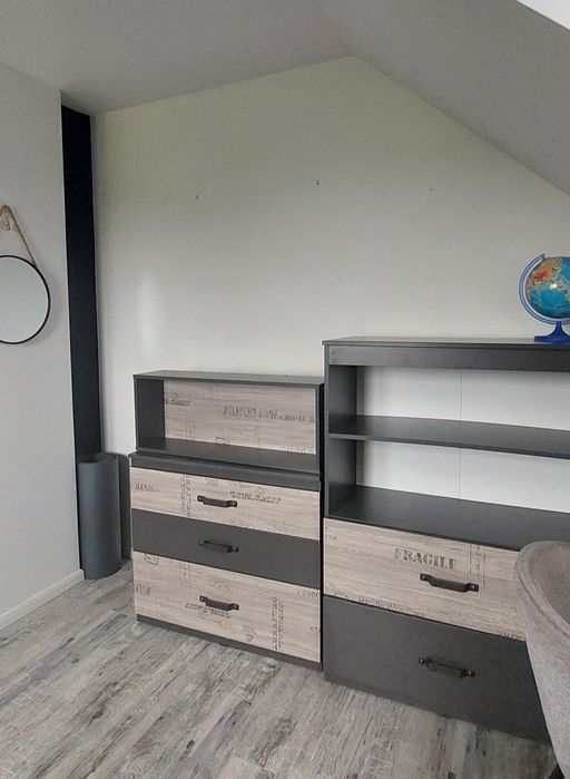 Meble młodzieżowe - komoda, witryna, półka