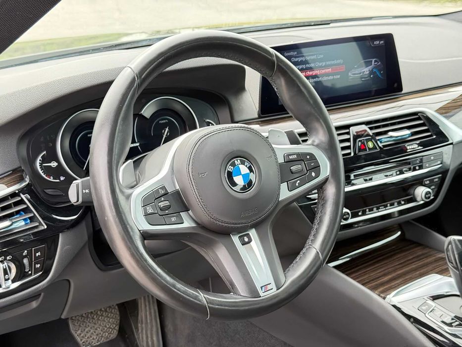 BMW 530e xDrive      2020