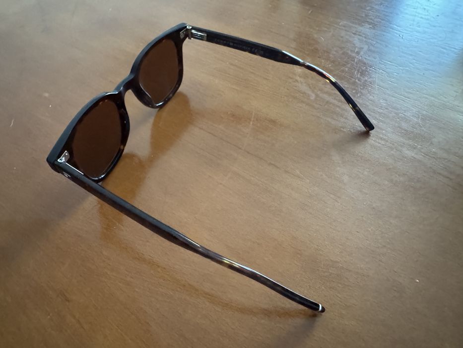 Vendo óculos de sol Tommy Hillfiger