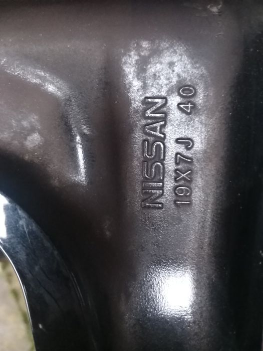 Продам титани на нісан r19