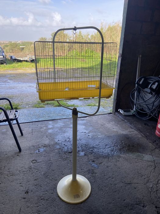 Gaiola com tripe………….