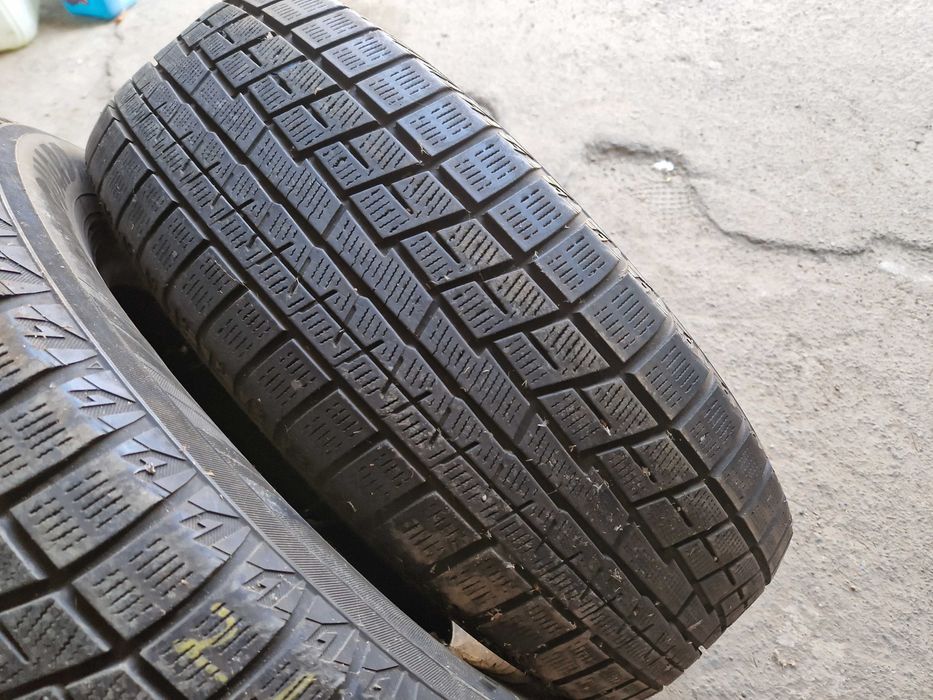 шини зима 215 65 R16 Yokohama Ice Guard IG60