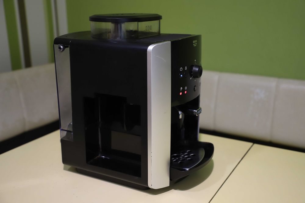 кофемашина Krups EA8108 Arabica
