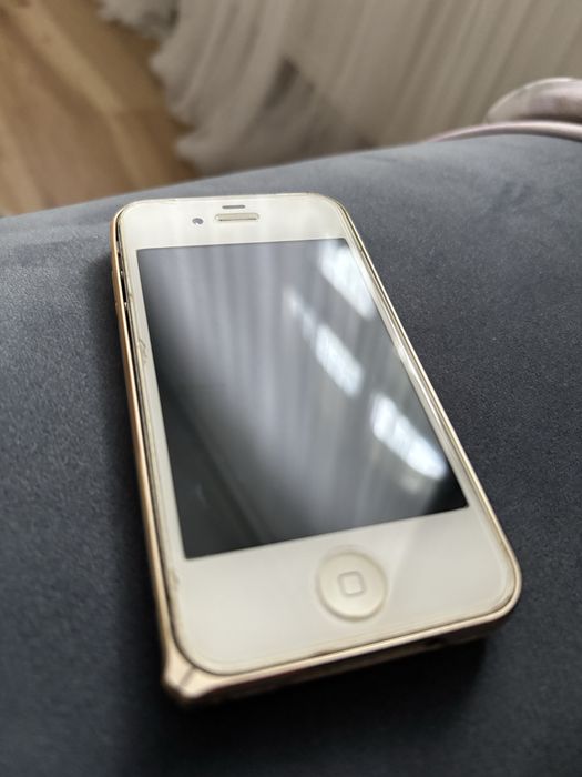 IPhone 4 32GB biały A1332 z pudełkiem – bez ładowarki, stan