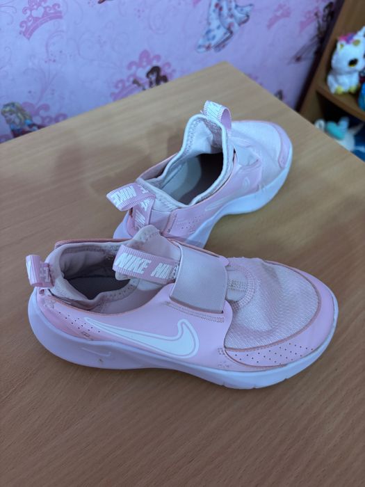 Кросівки Nike для дівчинки