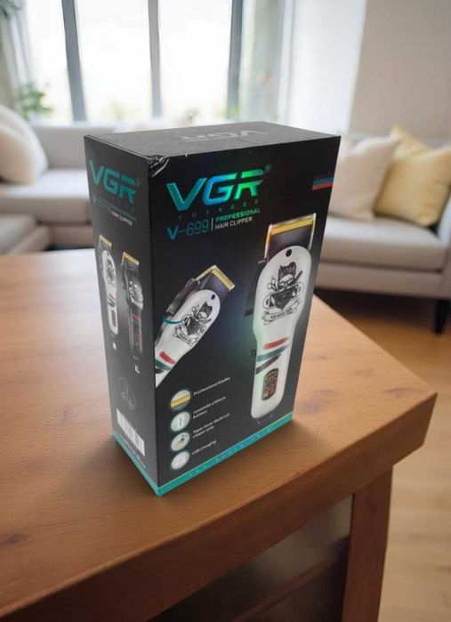 Машинка для стрижки волосся  з професійними можливостями на акумі