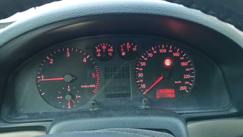 venda Audi A4 b5 1.9 110cv.